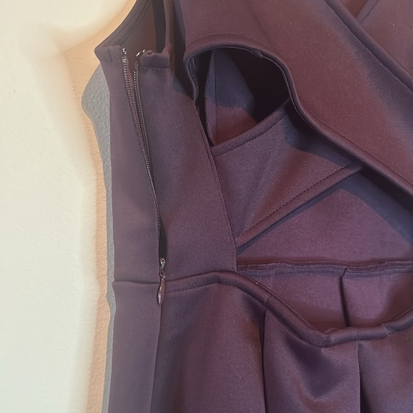 Elegant Purple Sleeveless Dress - Picture 10 of 10
